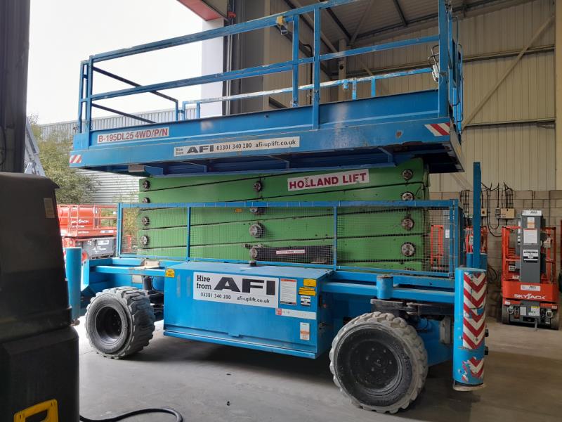 https://resaleimages.afi-rentals.co.uk/forsale/hollandlift/hl195/2015/hollandlift-hl195-2015-1.jpg