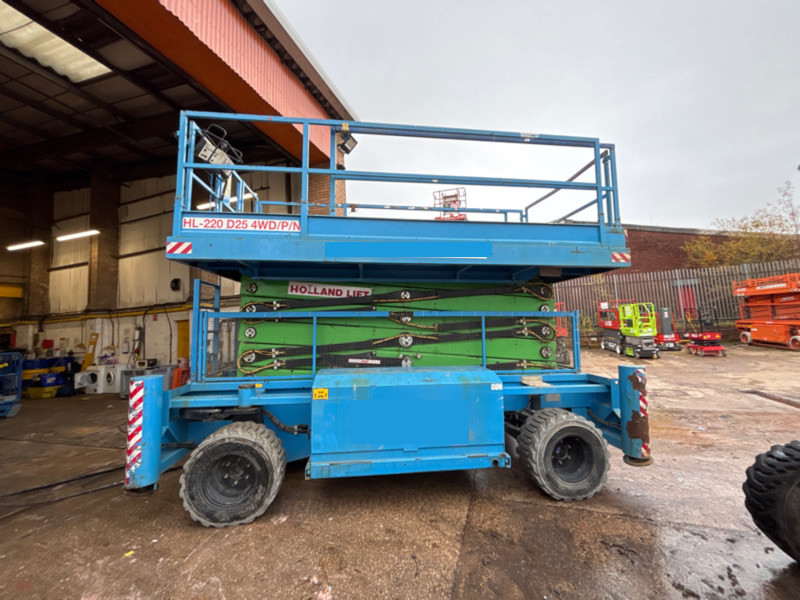 https://resaleimages.afi-rentals.co.uk/forsale/hollandlift/hl220/2015/hollandlift-hl220-2015-1.jpg