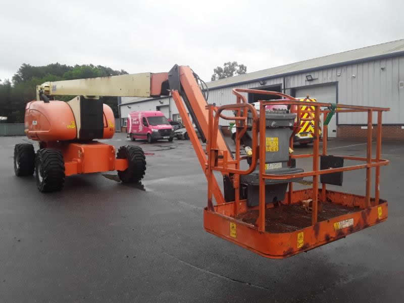 JLG&nbsp;800AJ